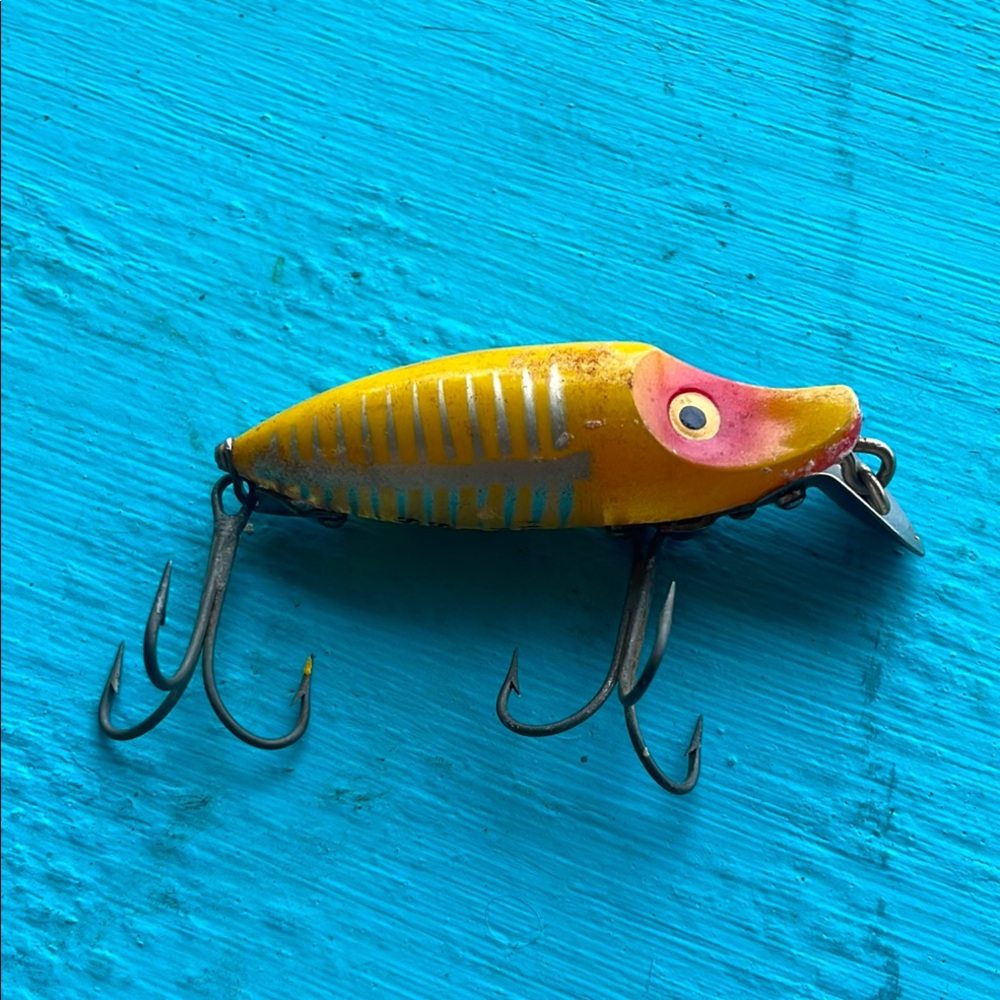 Vintage Heddon River Runner Fishing Lure W/ Gold Eyes Silver/ yellow/Red - Used